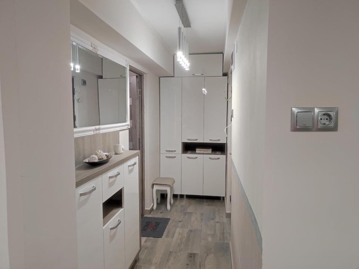 Midtown Apartment Oradea Exterior foto