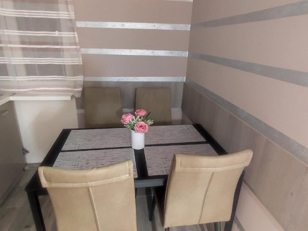 Midtown Apartment Oradea Exterior foto