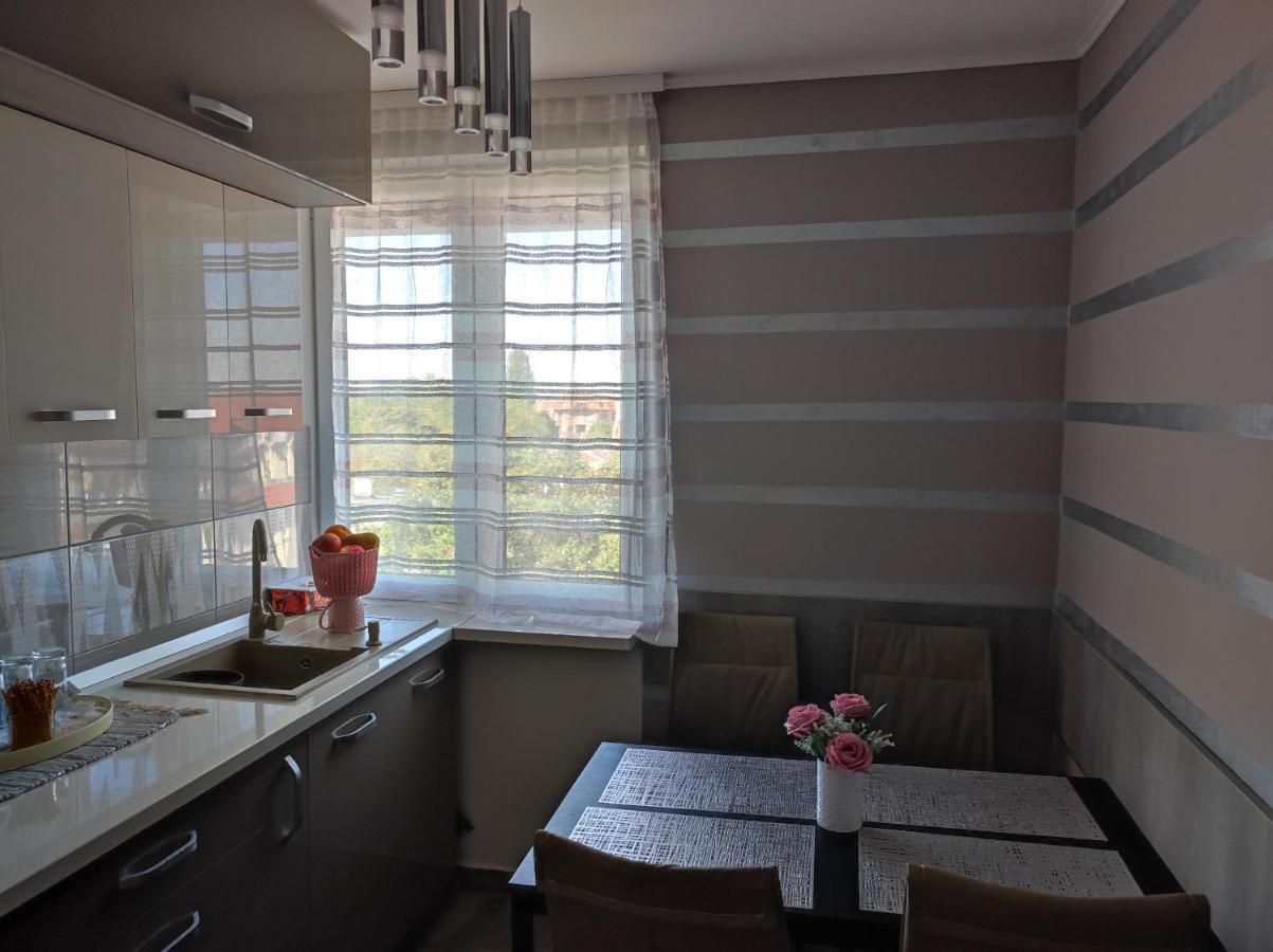 Midtown Apartment Oradea Exterior foto