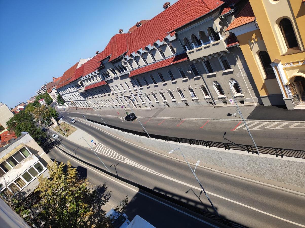 Midtown Apartment Oradea Exterior foto